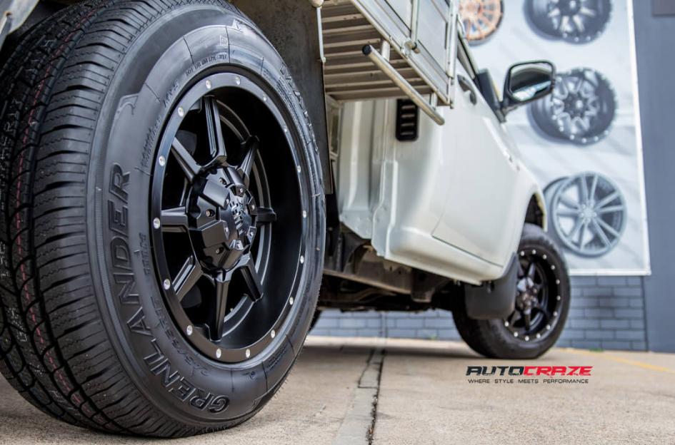 MITSUBISHI TRITON T14 SATIN BLACK